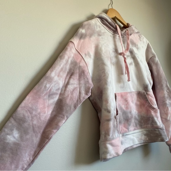 Le Lis Collection. Tie-dye Hoodie and Sweatpants set. Medium. Pink, grey, white. - Picture 5 of 11